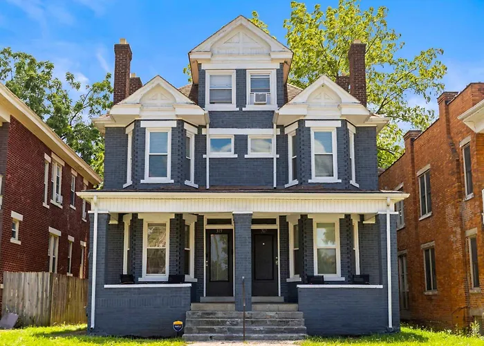 In Chittenden Ave, Ave * Columbus